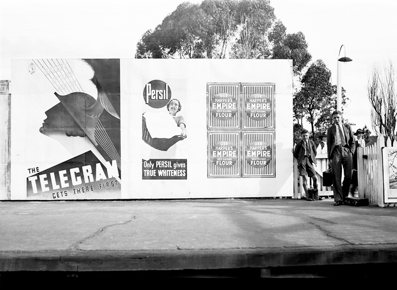 P23303
West Leederville - advertising signs on station platform - Harpers Empire Flour, Persil & Telegram. ER line.
