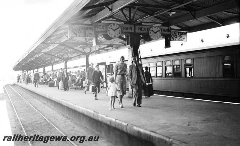 P23312
Perth Station Platform 2 passengers alighting from The Westland Express. ER line
