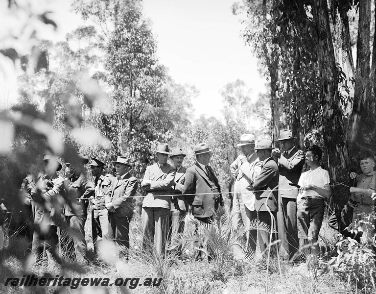 P23324
Sawyers Valley - WAGR ambulance competition, employees viewing demonstration. M line  
