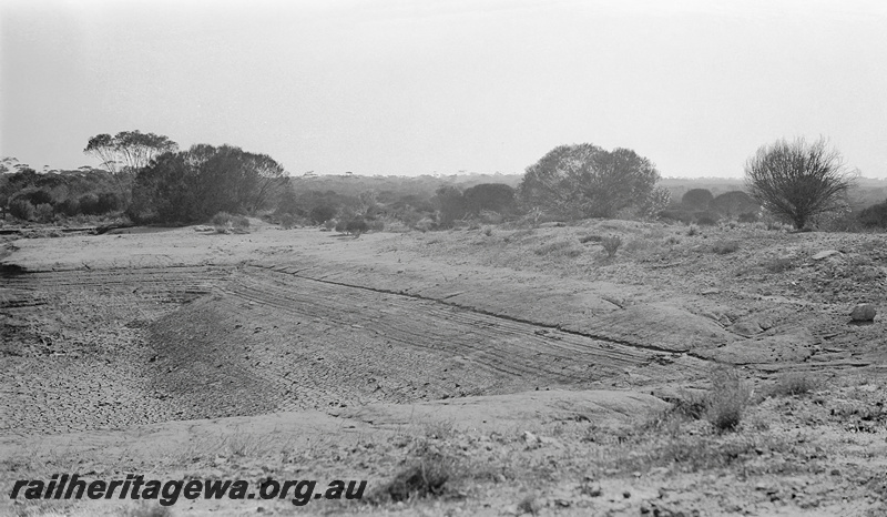 P23335
Koorda water supply - original dam. WLB line.
