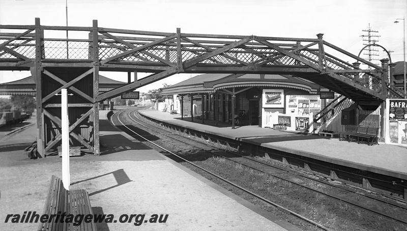 P23343
Bayswater Station looking east showing both platforms, footbridge, station buildings, both up and down main lines. ER line
