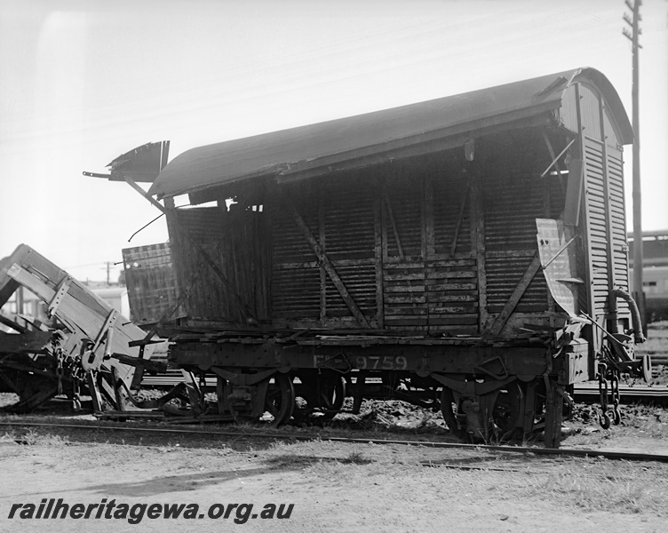 P23350
Perth Yard - derailment numerous wagons damaged. ER line
