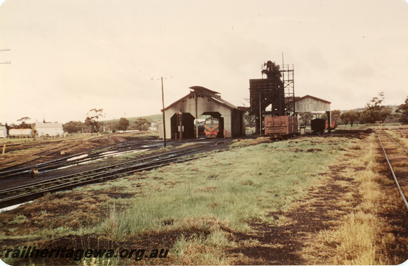 P23364
X class, GH class wagon, loco shed, coaling stage, Loco depot, York, GSR line, front on overall view of the area
