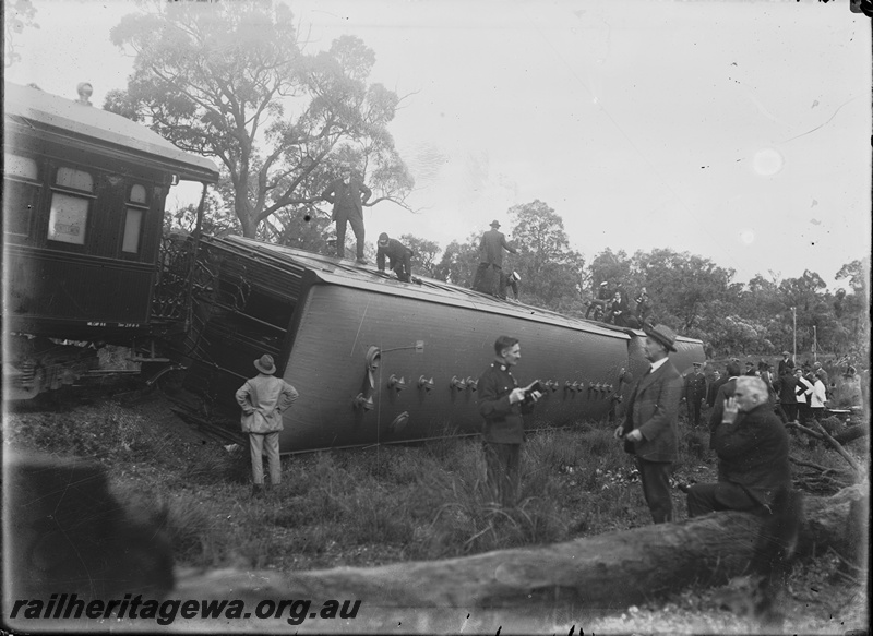 P23369
Derailment of the Royal Train carrying the Prince of Wales, near Wilarup, PP line, carriage of the track lying on its side
