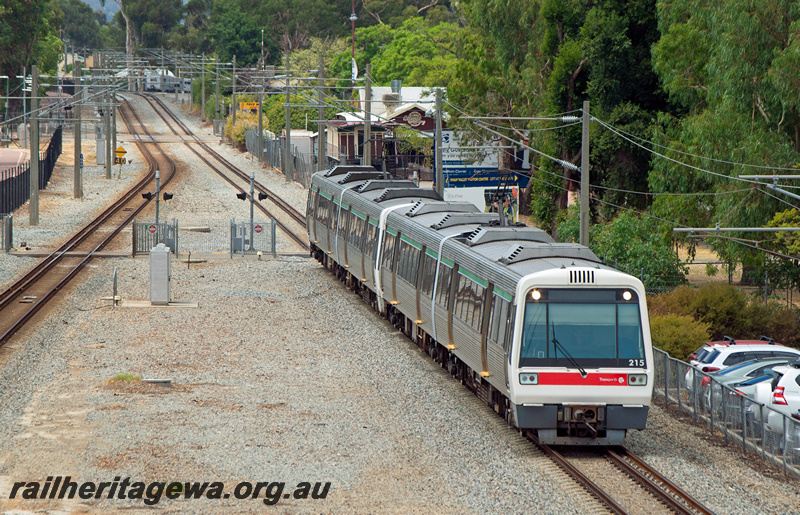 P23375
AEA class 215, AEB class 315, EMU set 15, overhead wires, dual gauge track, Guildford, ER line, side and end view from elevated position
