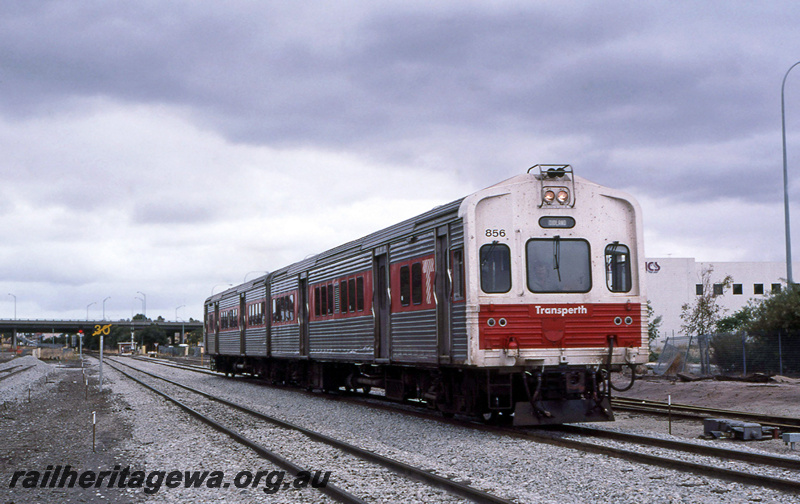 P23392
ADC class 856, ADL class 806, signal, overhead road bridge, near Perth city station, ER line, side and end view
