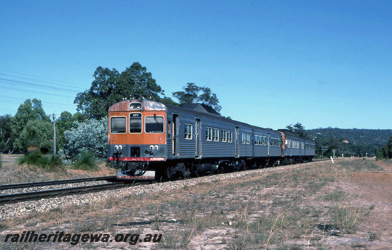 P23400
ADK class 689, on DMU suburban passenger set, Challis, SWR line, end and side view
