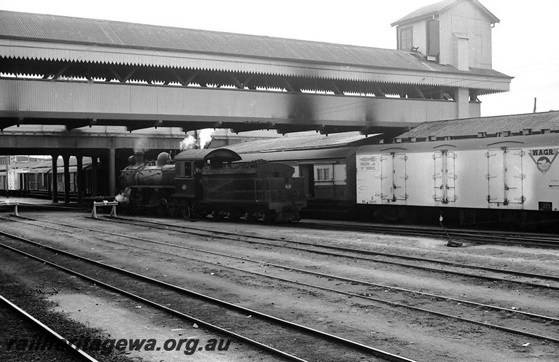 P23419
F class 412, WA class 23493 van, other passenger carriages and vans, overhead bridges, tracks, Perth station, ER line, side and rear view
