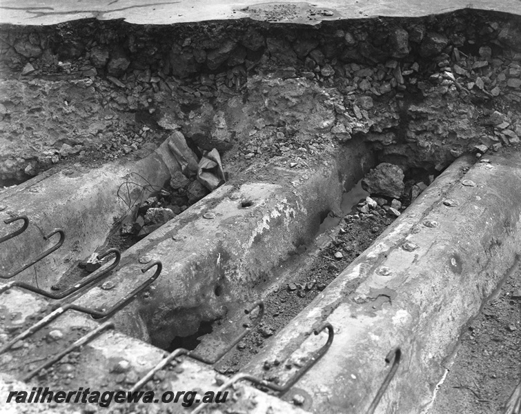 P23484
Construction work, Barrack St bridge, Perth station ER line, close up view
