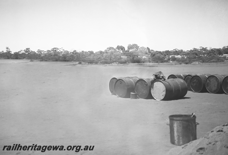 P23490
Perenjori Water Supply, tar drums, EM line, film developed 19390222
