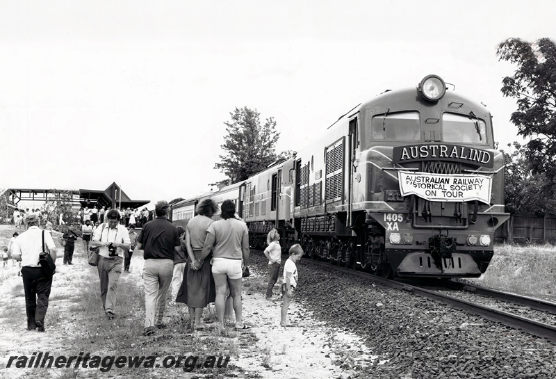 P23550
XA class 1405 and XA class 1402 arrive Bunbury hauling the last locomotive hauled Australind. People looking at the train, station in background. SWR line.. 
