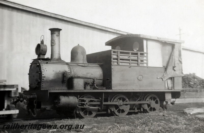 P23556
H class 18 at Bunbury. SWR line, front and side view
