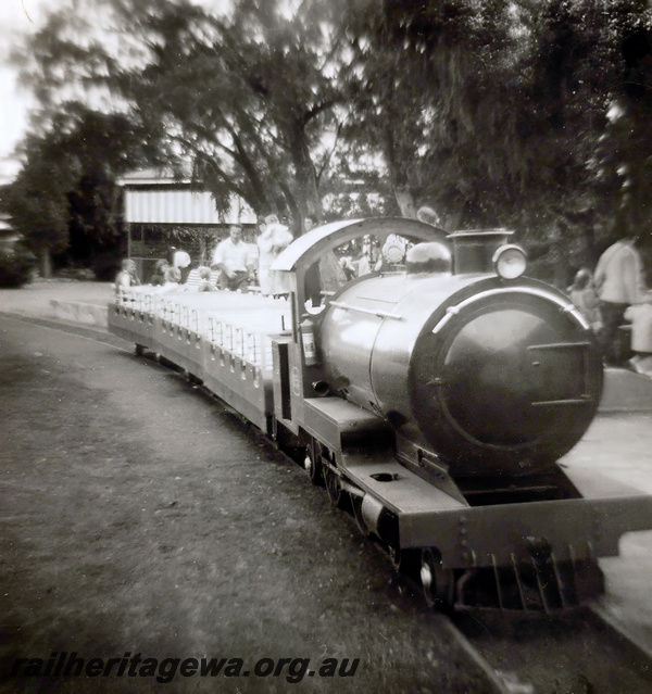 P23557
Perth Zoo Train , view along the train.
