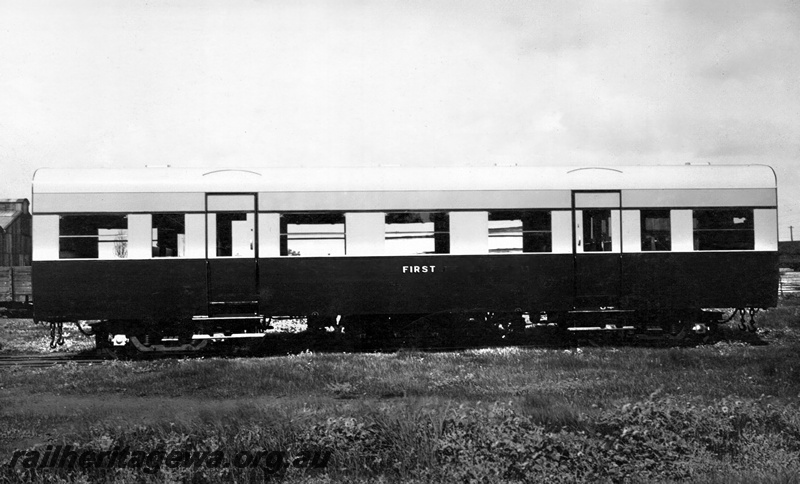 P23857
AJ first class suburban saloon, side view
