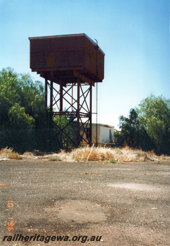 P23909
Water tower, steel framed with a 26,000 gallon tank, Zanthus, TAR line
