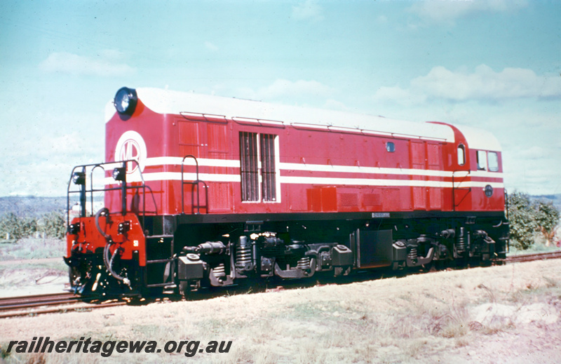 P23918
MRWA  G class 50 in the red with white strips livery, front and side view
