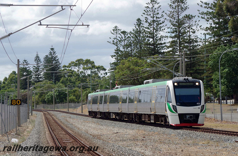 P24102
B series railcar 452, leading B series EMU set 52, Claremont, ER line, side and front view
