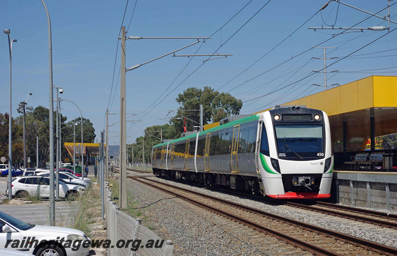 P24105
B series railcar 450, leading B series EMU set 50, Beckenham station, SWR line, side and front view
