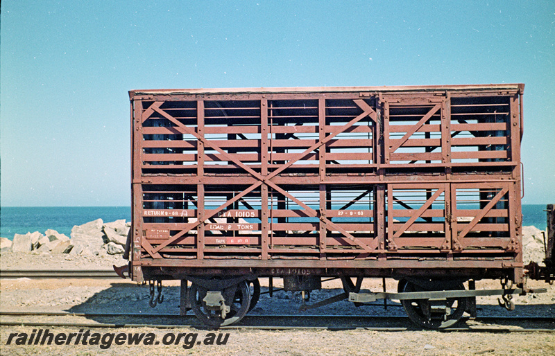 P24122
CXA class 10105 livestock wagon, Geraldton yard, GA line, side view
