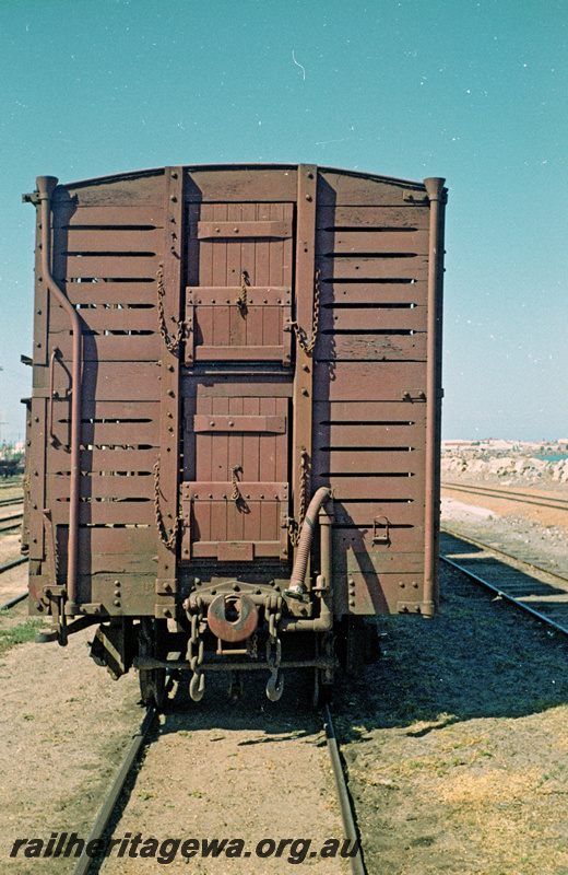 P24138
CXA class 10105 livestock wagon, Geraldton yard, GA line, end view
