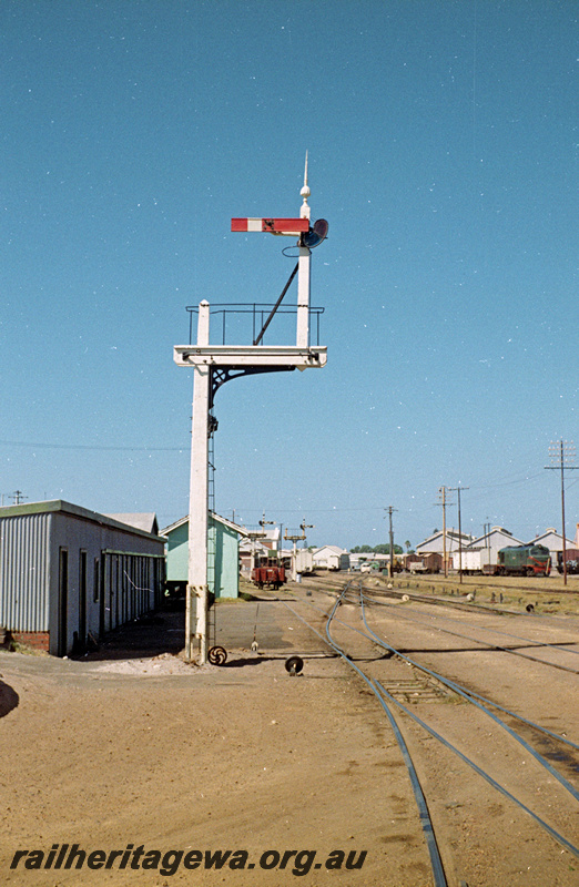 P24168
Semaphore signal, pointwork, X class diesel, wagons, vans, sheds, Geraldton yard, GA line, view from trackside
