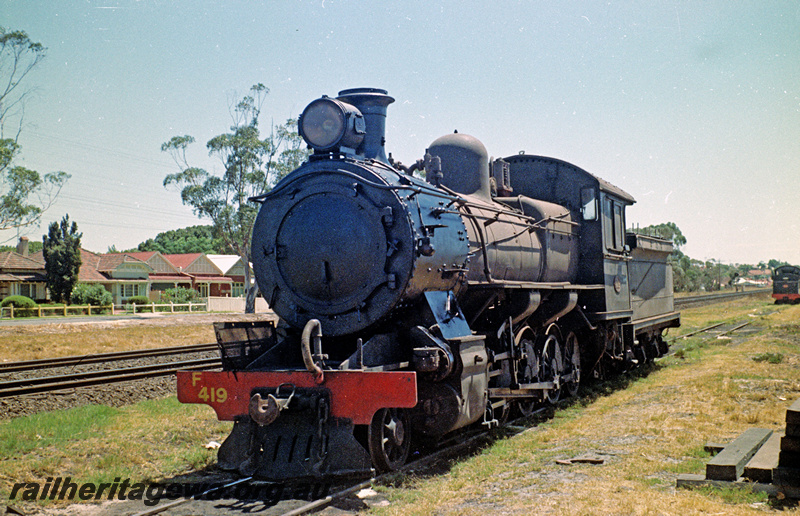 P24171
F class 419, houses fronting tracks, Midland, ER line, front and side view
