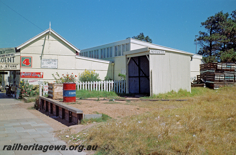 P24176
Station buildings, shed, pallets, Augusta, BB line 
