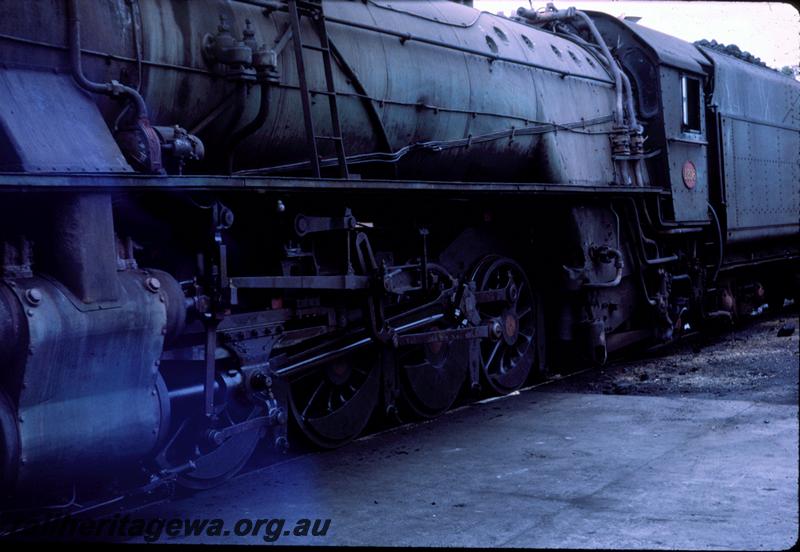 T00388
V class, Narrogin loco depot, cylinders and motion
