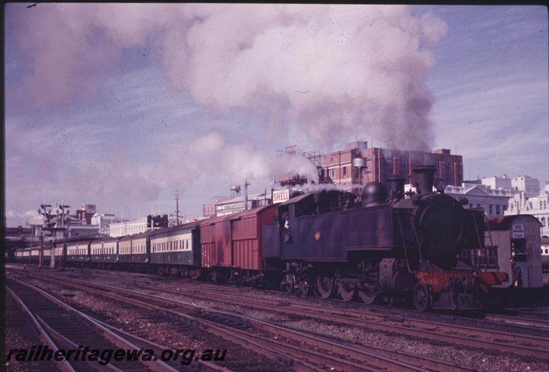 T02250
DM class 585, Perth Yard, hauling 