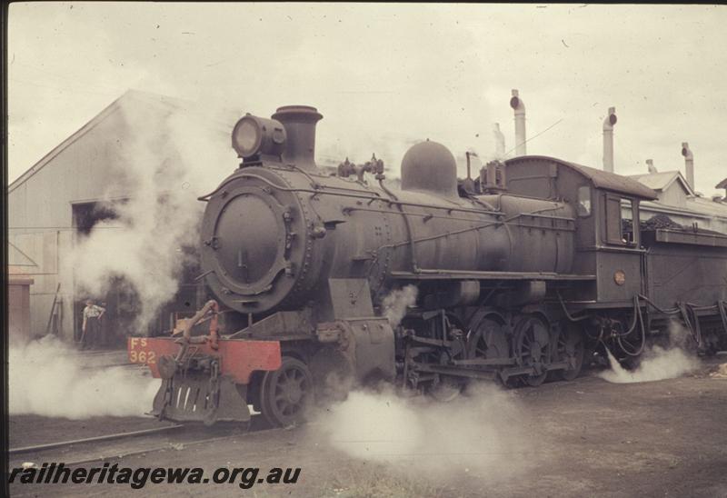 T02258
FS class 362, East Perth, steaming

