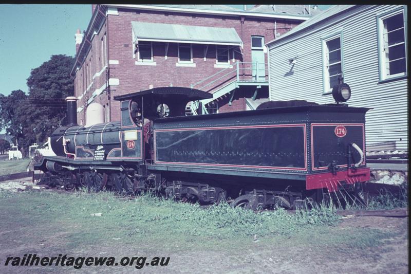 T02413
R class 174, blue livery, Railways Institute, Midland, on display
