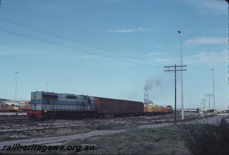 T02682
L class 271, later blue livery, Robbs Jetty, long hood end leading, freight train
