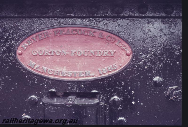 T02731
A class 15, makers plate (builders plate).
