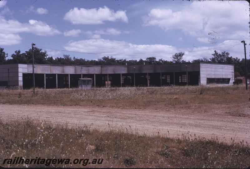 T02875
Roundhouse, Collie

