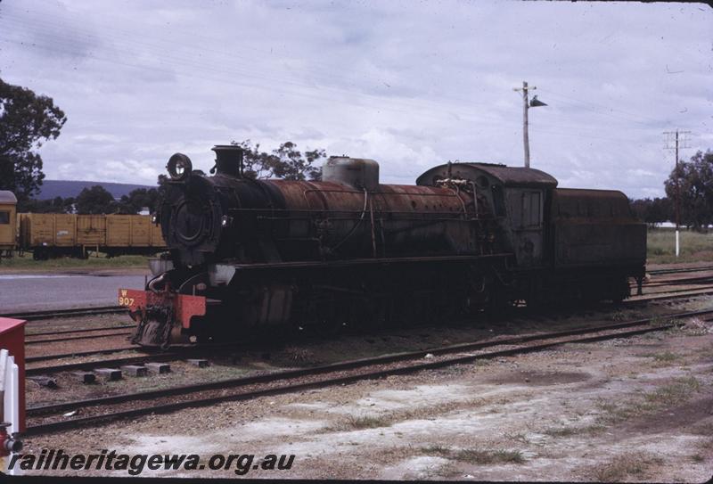 T02879
W class 907, Pinjarra, awaiting restoration
