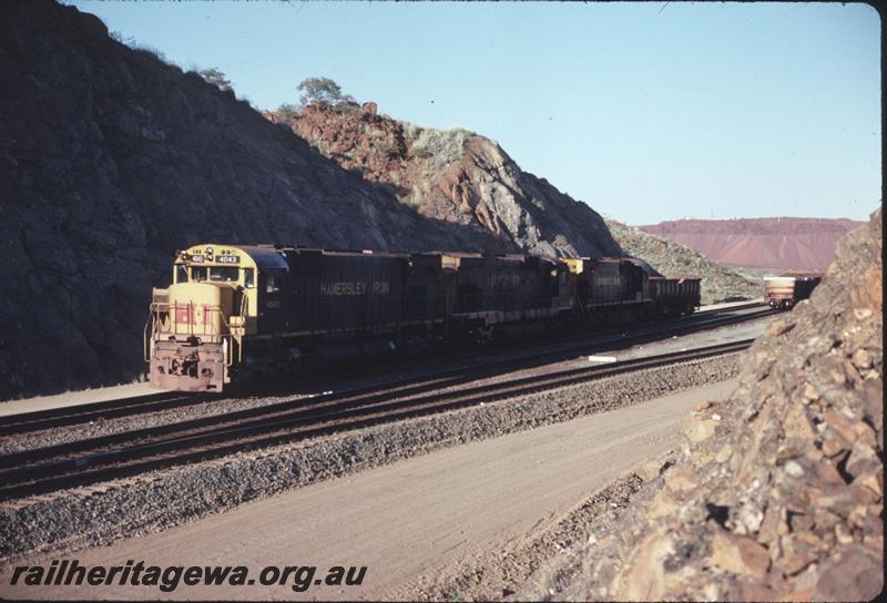 T02898
Hamersley Iron Alco locomotives M636 class 4043, C628 class 2001 and M636 class 4053, Paraburdoo, iron ore train.
