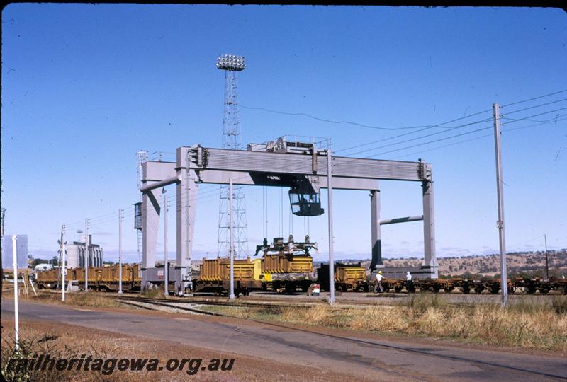 T02945
Transfer gantry crane, Avon Yard, Avon Valley Line
