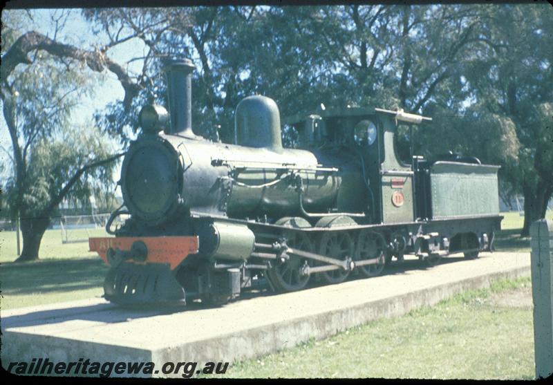 T03271
A class 11, Perth Zoo, on display
