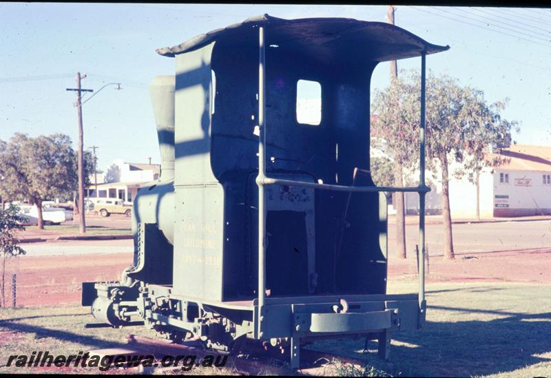 T03372
Haine St Pierre loco, Meekatharra, side and rear view
