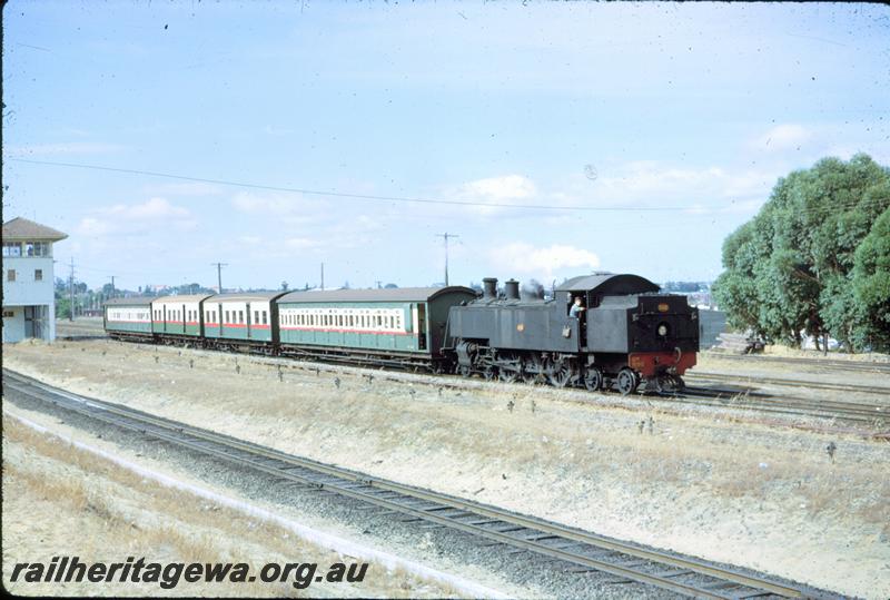T03856
DD class 592, signal box, Rivervale, suburban passenger train
