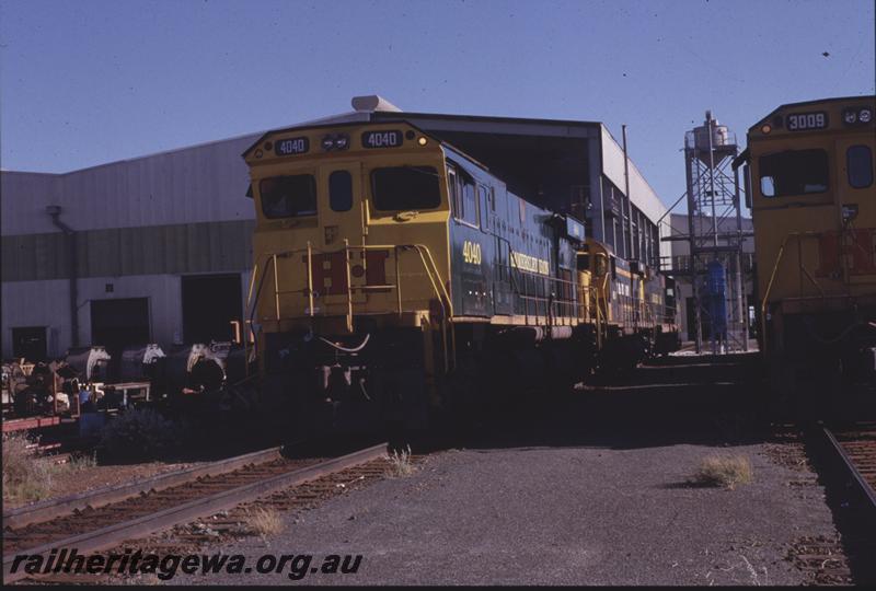 T04245
Dampier, 7 Mile workshops, Hamersley Iron Comeng rebuild loco M636R class 4040 with two other locos next to similarly rebuilt C636R class 3009
