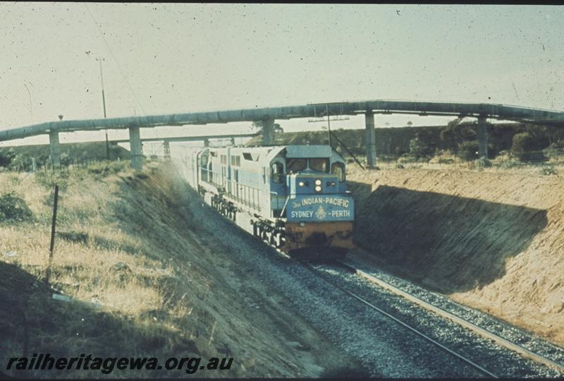 T04302
L class 260 double heading with L class 261, hauling the inaugural 