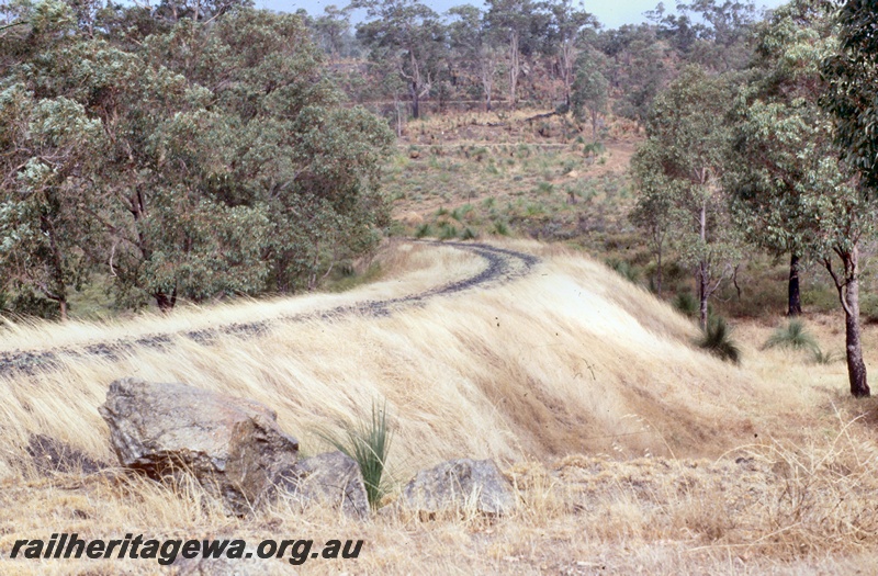 T05346
Lower section of Kalamunda zigzag, bush setting, UDDR
