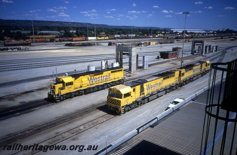 T05409
L class 268, Q class 315, Q class 310, all in Westrail yellow with 