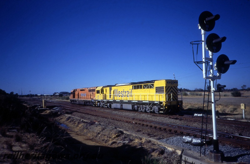 T05412
L class 258 in Westrail orange with blue and white 