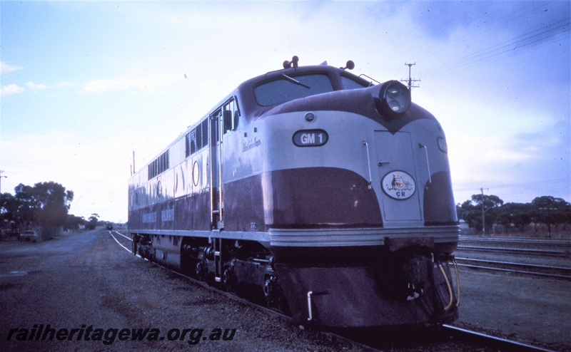 T05416
GM class 1, in Commonwealth Railways livery, West Kalgoorlie, EGR line, side and front view 
