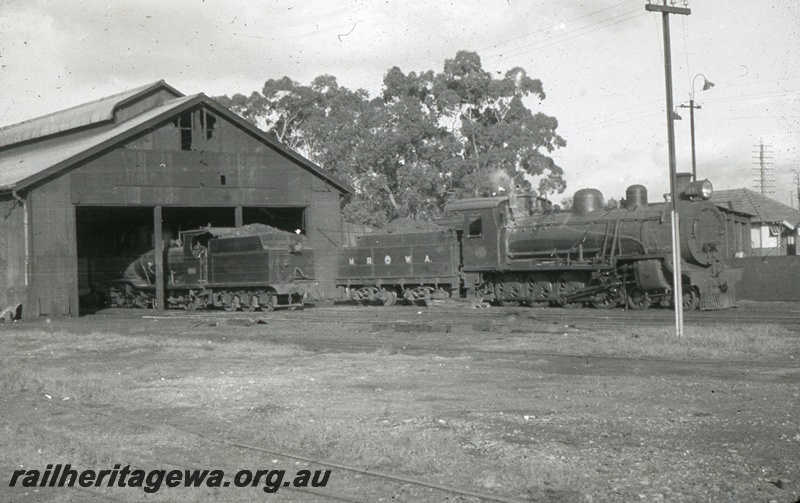 T05481
MRWA loco depot Midland showing loco D class 19. ER line
