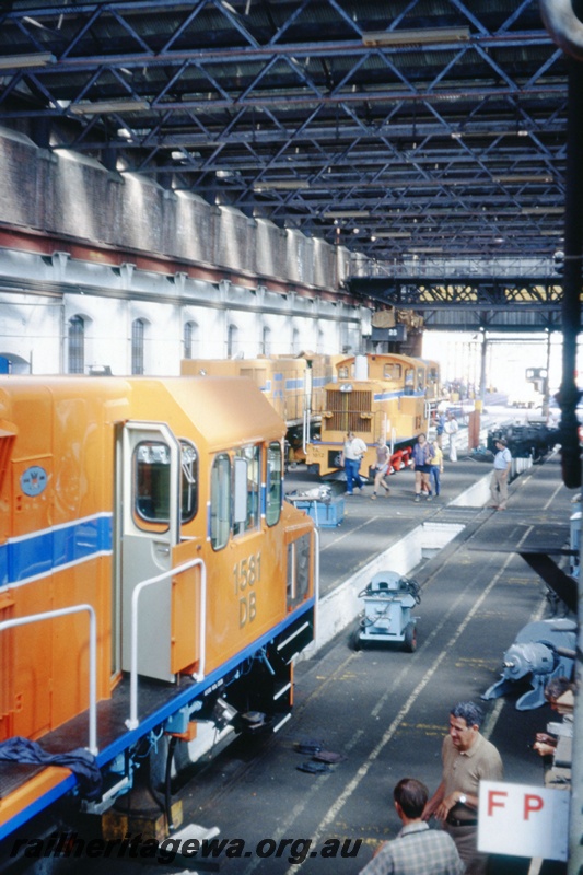 T05495
DB class 1581 (brand new) awaiting commissioning at Midland Workshops, TA class 1812 in background. ER line.
