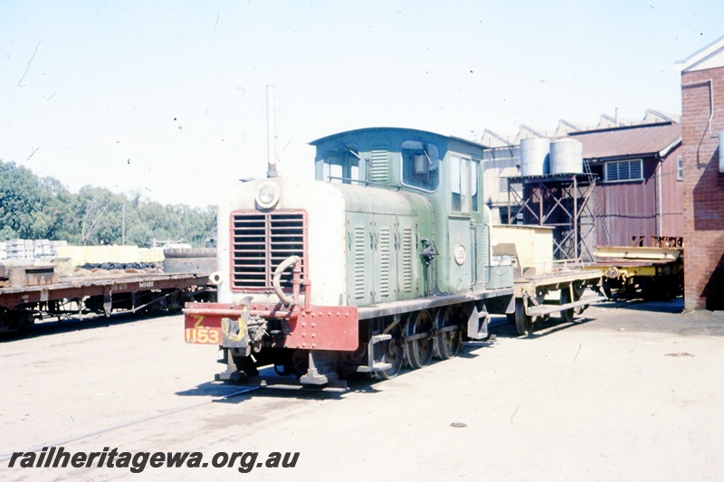 T05496
Z class 1153 green livery white front at Midland Workshops. ER line.
