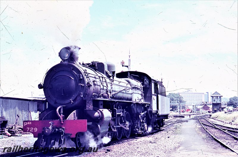 T05620
Pmr class 729 light engine East Perth. Signal cabin and Royal Perth Hospital in background. SWR line.
